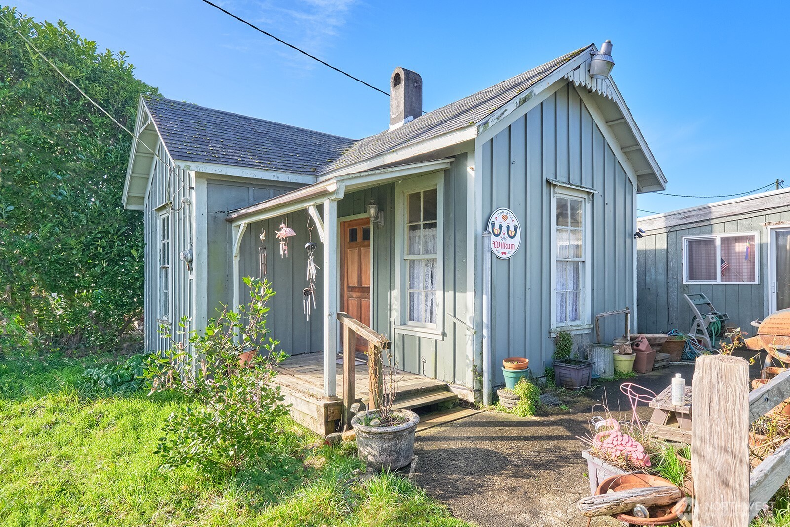 1310 Bay Avenue Property Photo 3