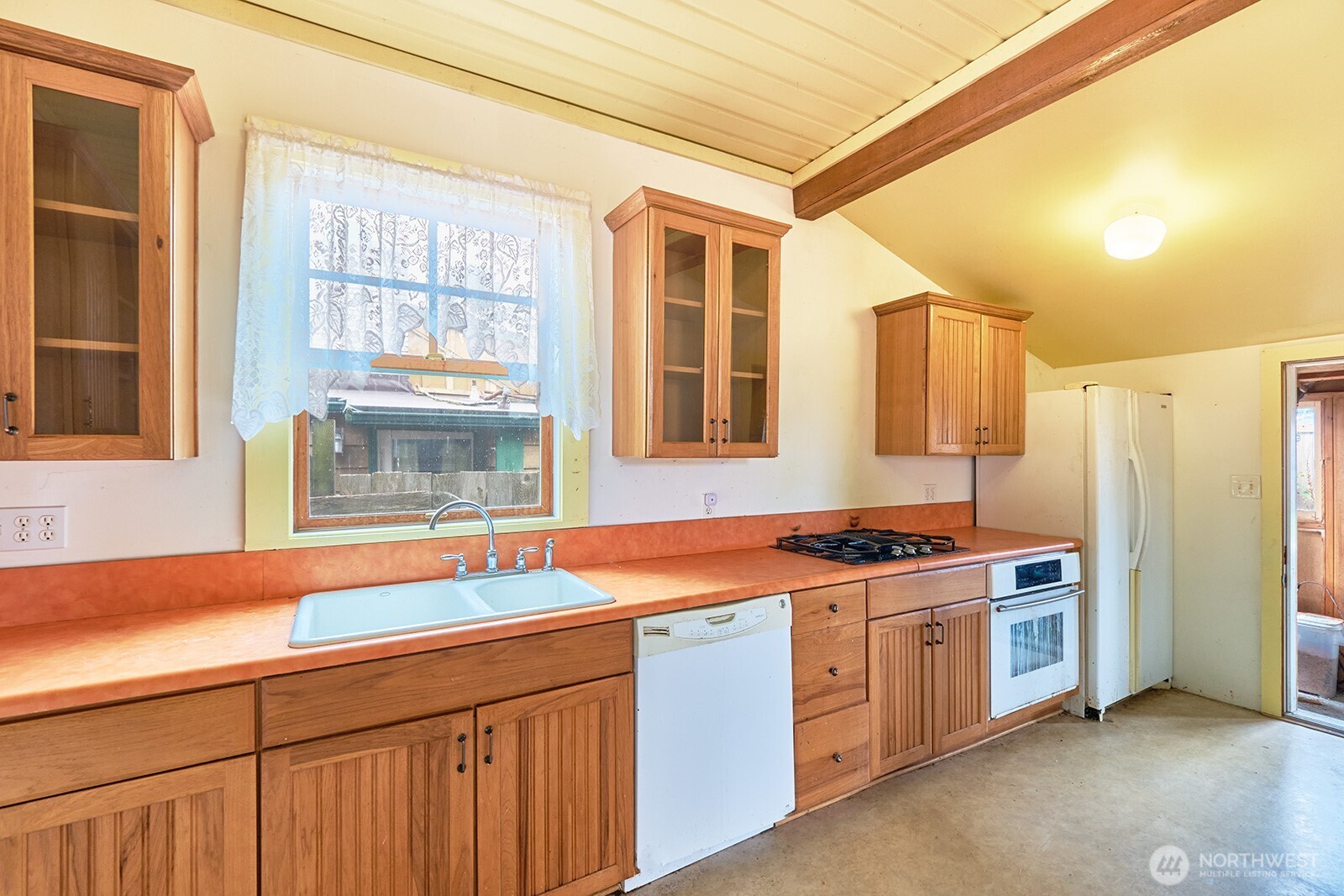 1310 Bay Avenue Property Photo 9