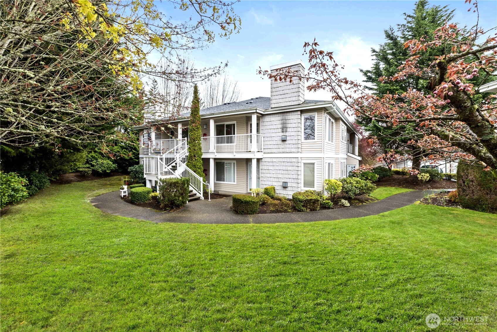 Glenridge Elem Real Estate Listings Main Image