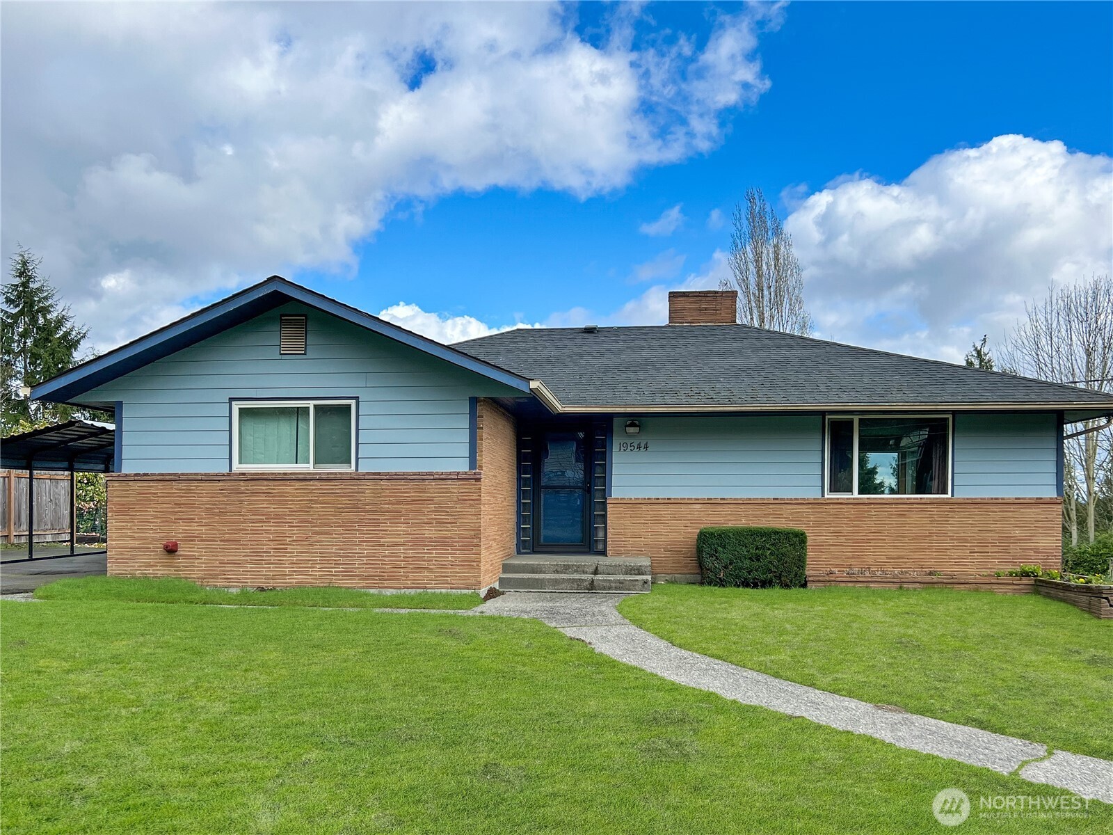 19544 53rd Avenue Property Photo