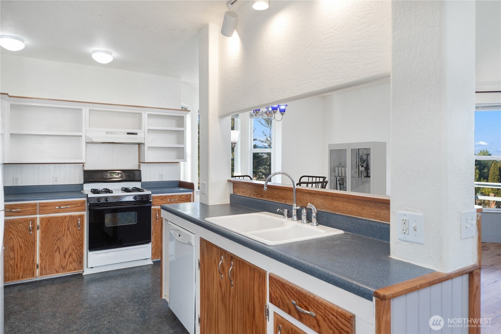 2171 Atterberry Road Property Photo 14