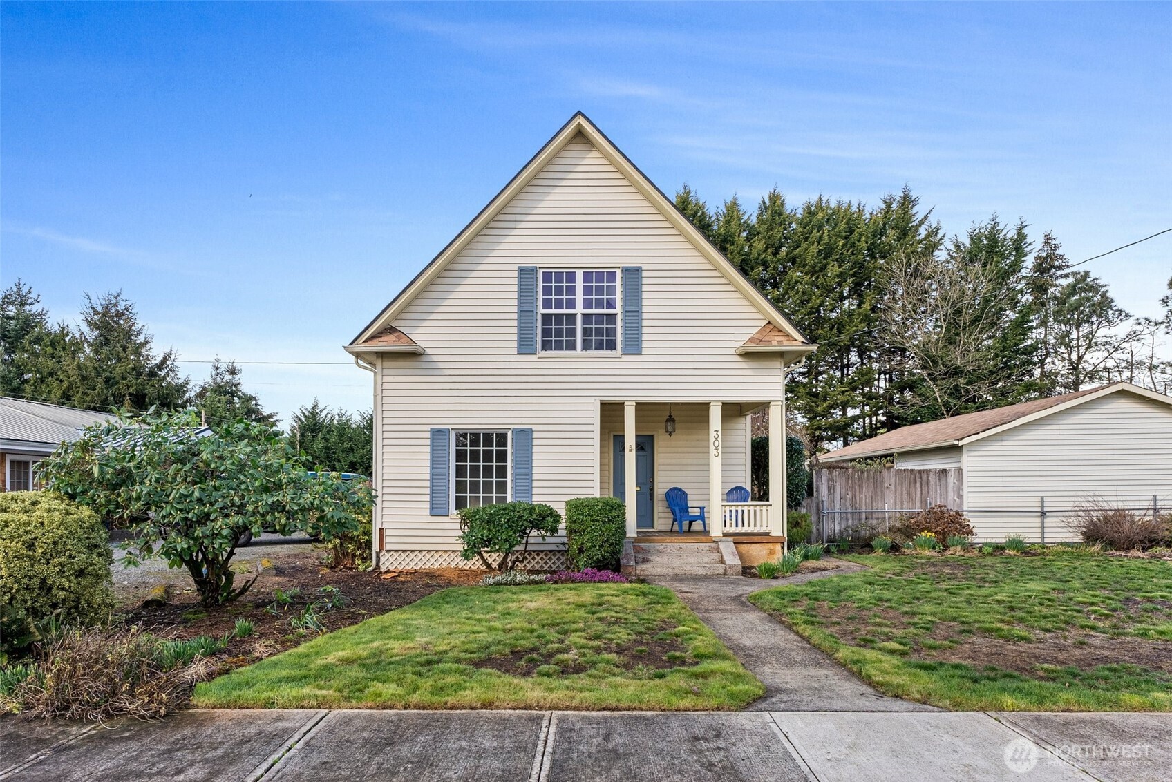 303 Courtland Street Property Photo