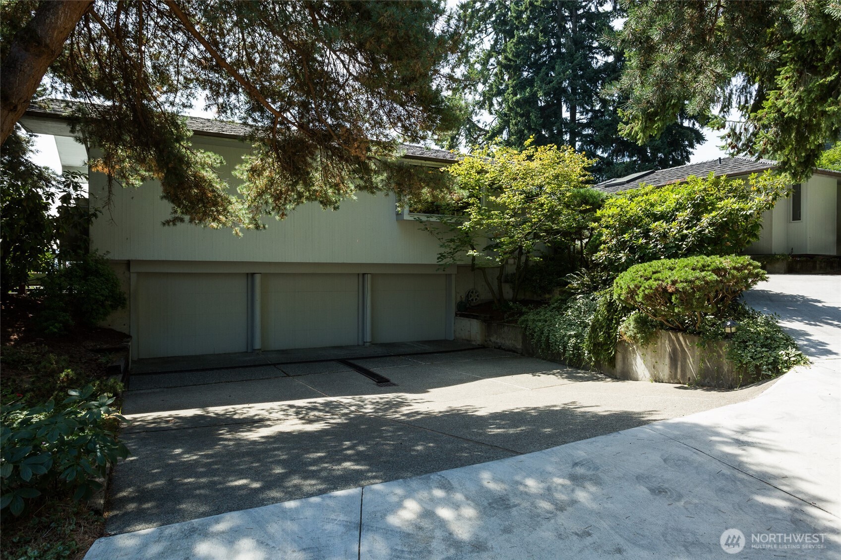 4802 E Mercer Way Property Photo 11