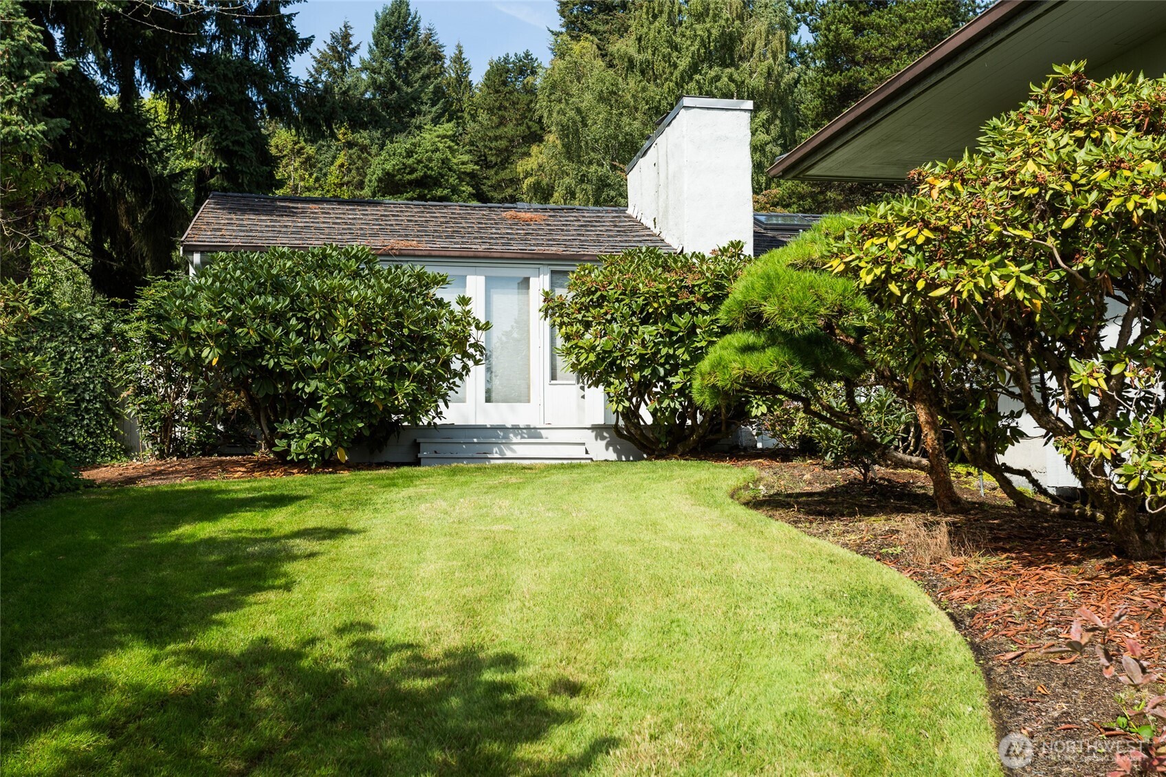 4802 E Mercer Way Property Photo 14