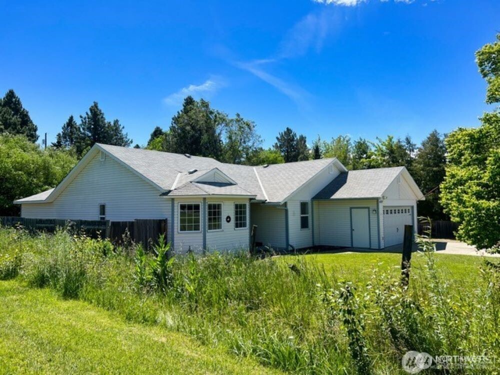 1327 E 17th Avenue Property Photo
