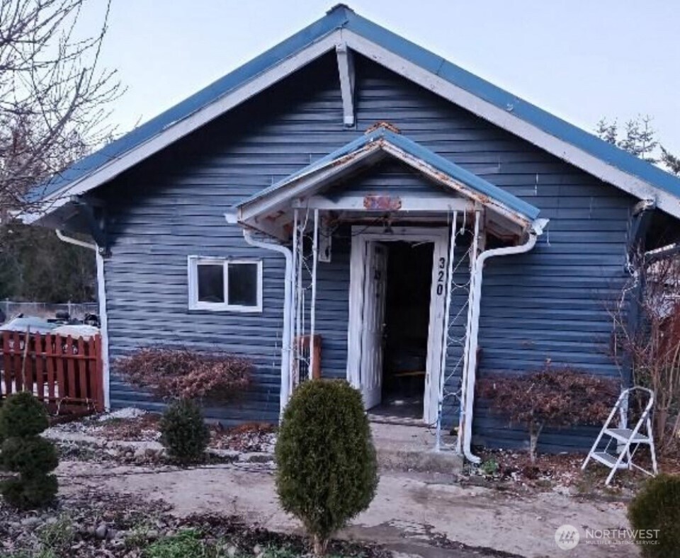 320 Queen Avenue Property Photo 7