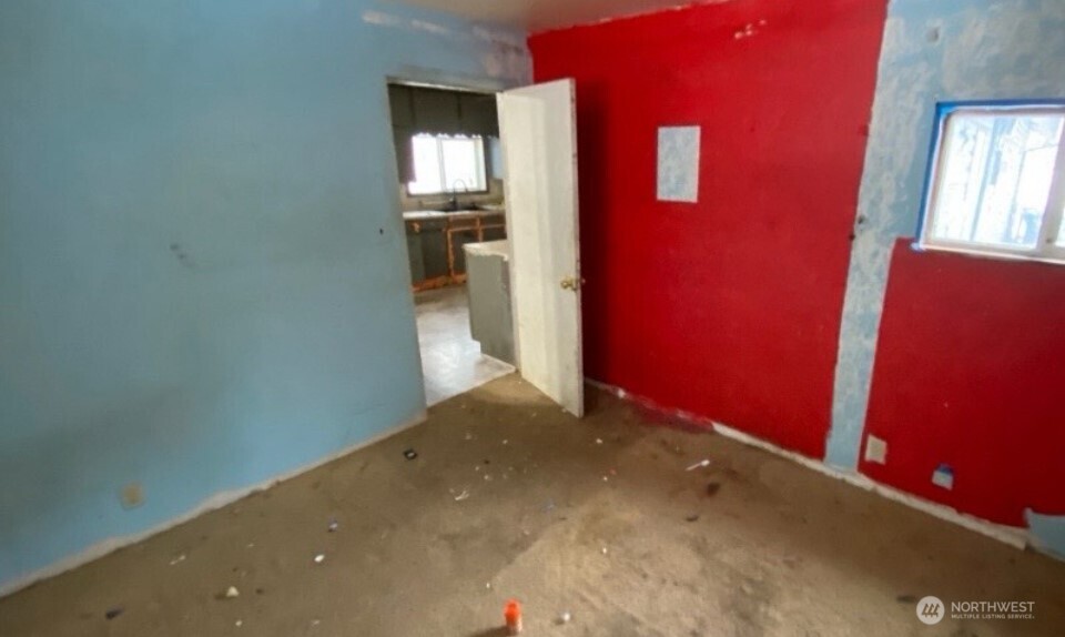 320 Queen Avenue Property Photo 17