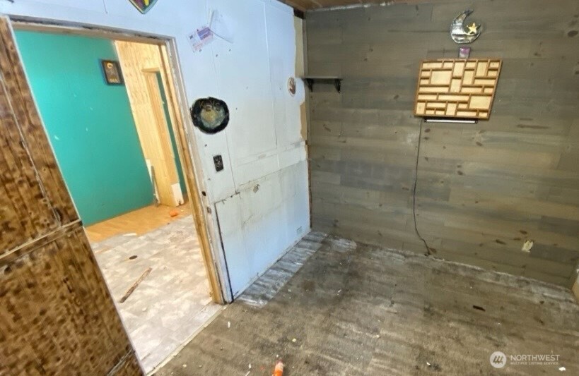 320 Queen Avenue Property Photo 21