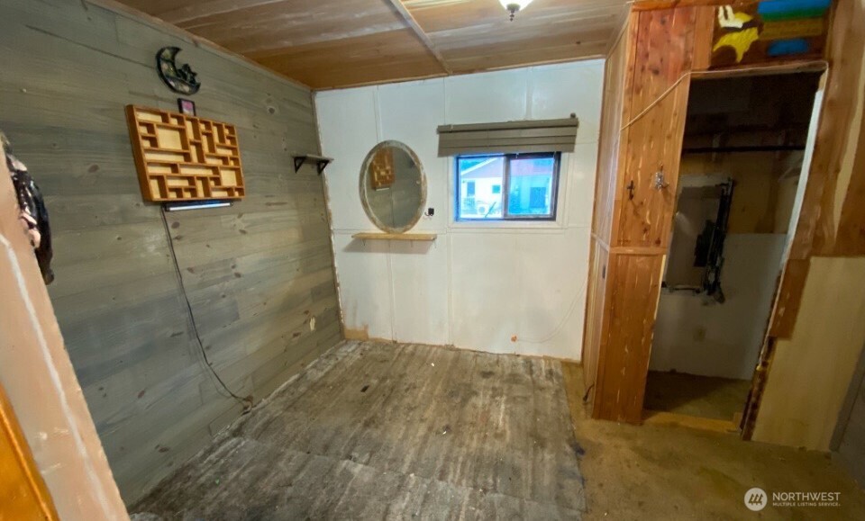 320 Queen Avenue Property Photo 24