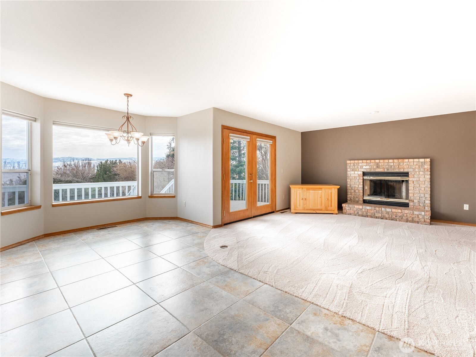1925 Broadview Property Photo 14