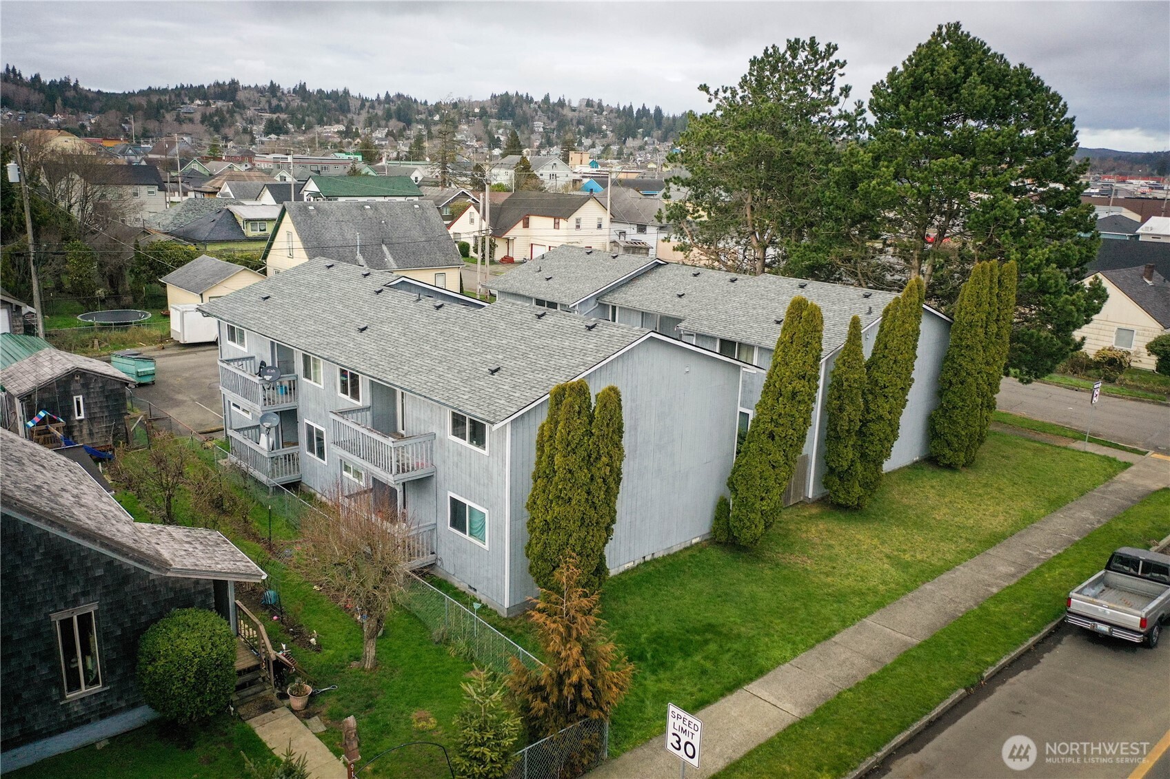 900 906 W Heron Street Property Photo 1