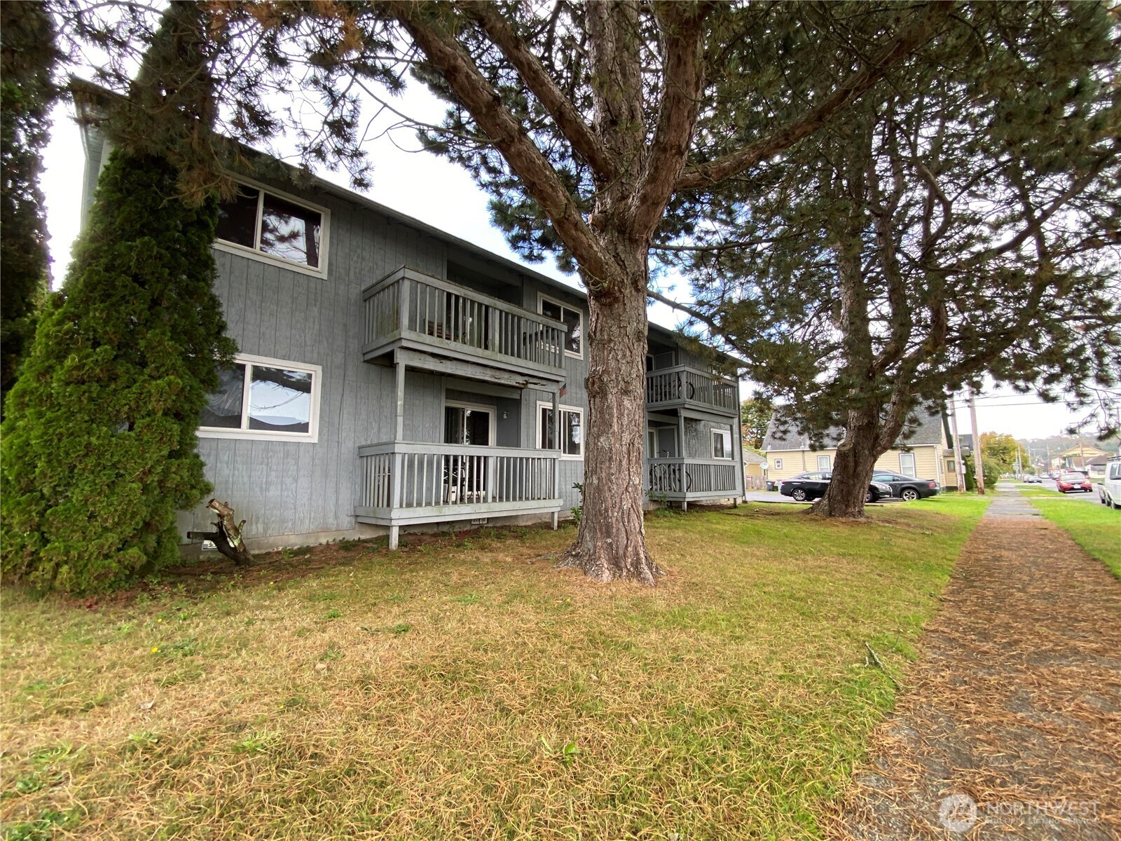900 906 W Heron Street Property Photo 6