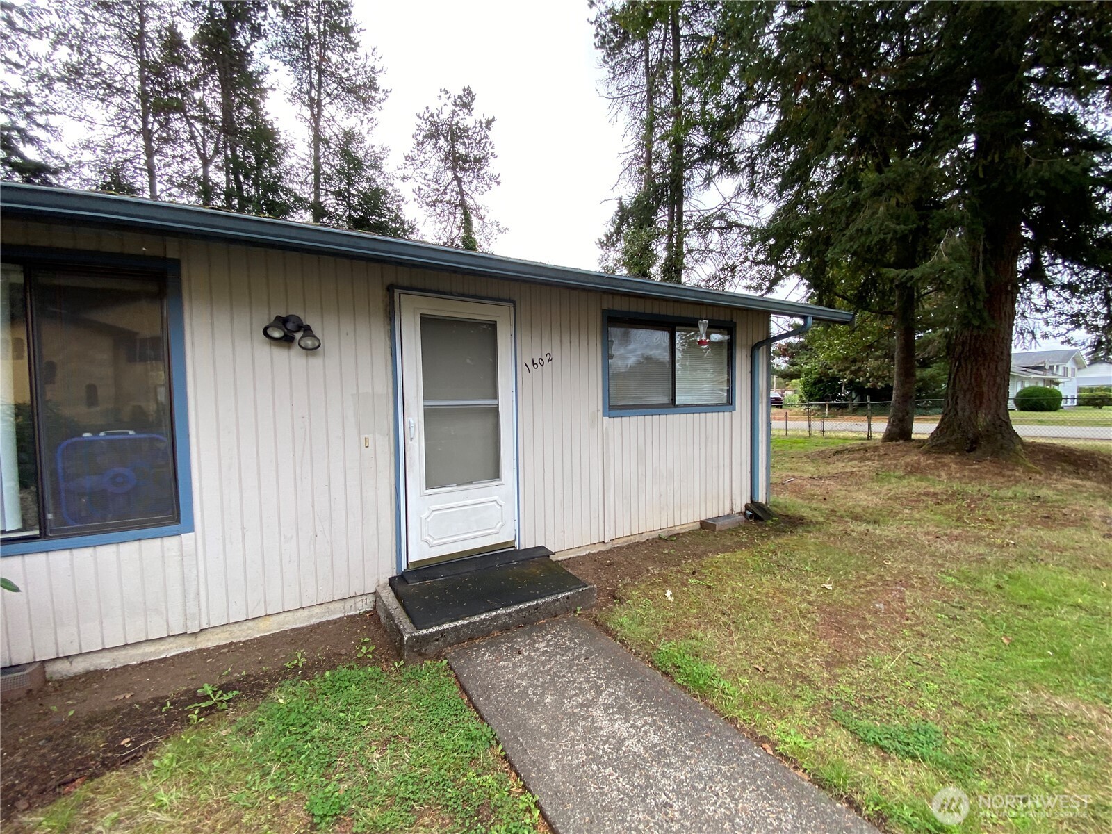 1602 1604 King Street Property Photo 5