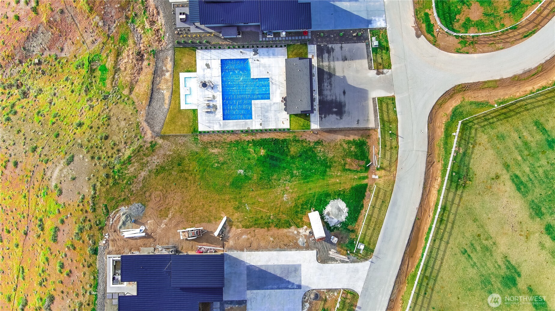 9725 Ridgeview Drive Property Photo 4