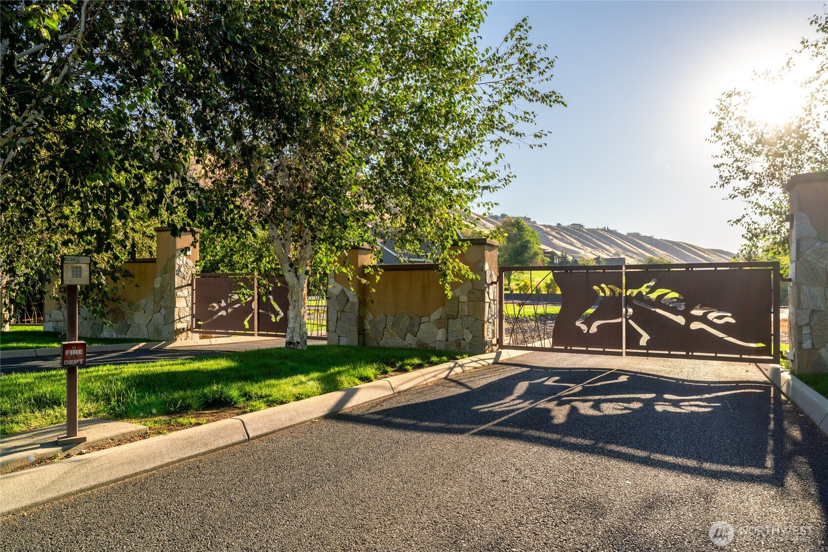 3223 Martin Place Property Photo 3