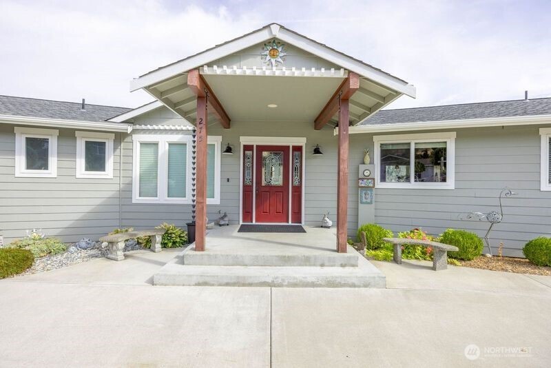 275 E Emerson Drive Property Photo