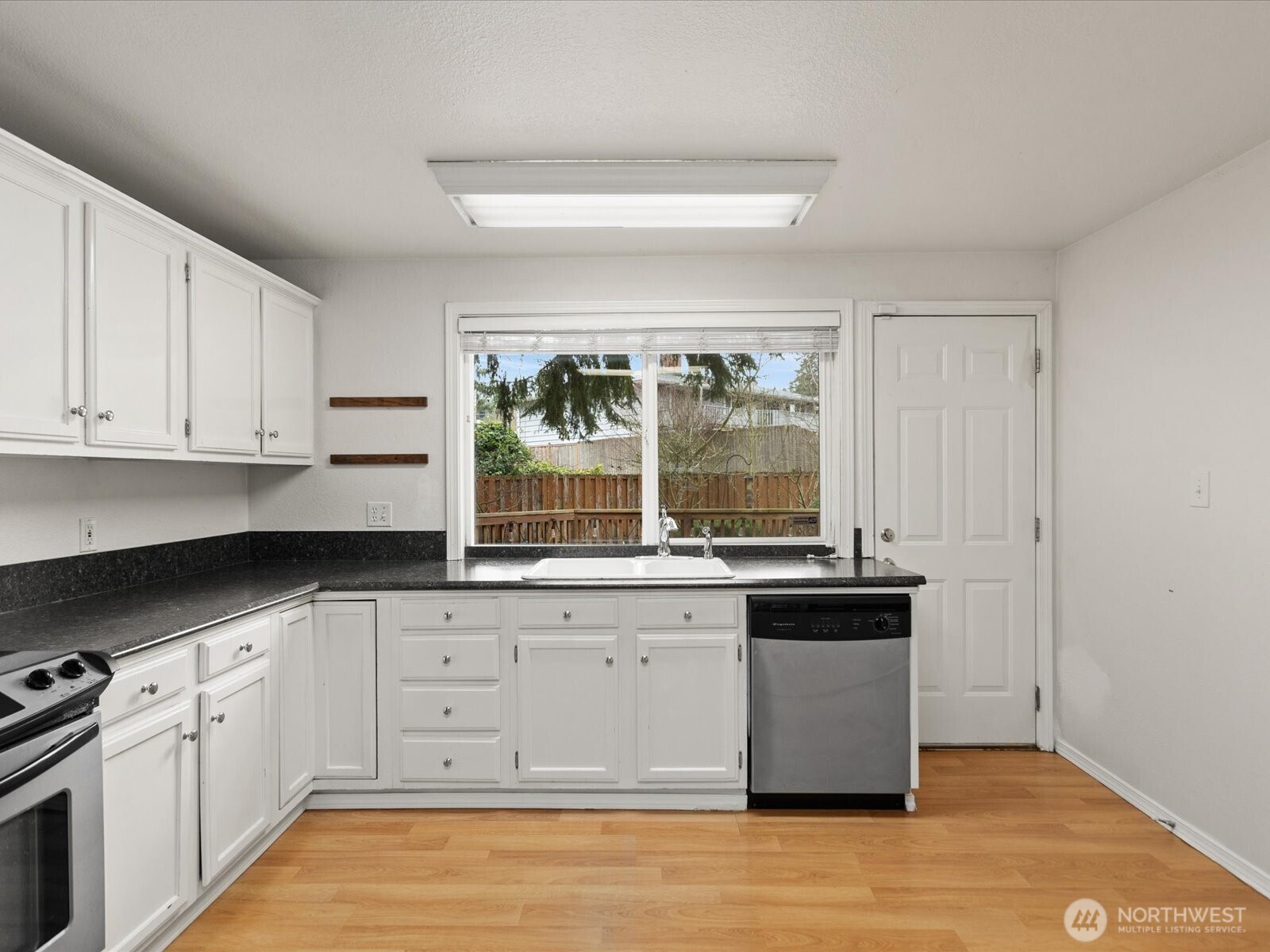24201 Firdale Ave Property Photo 8