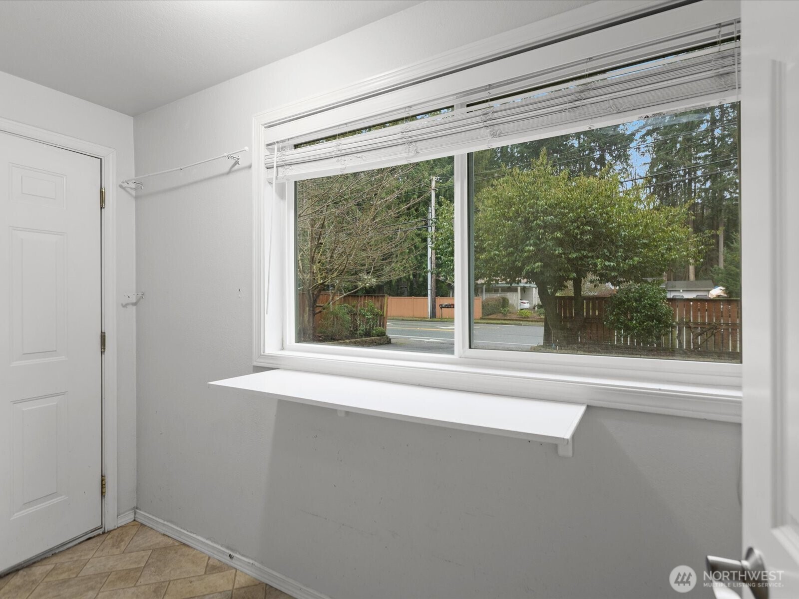 24201 Firdale Ave Property Photo 15