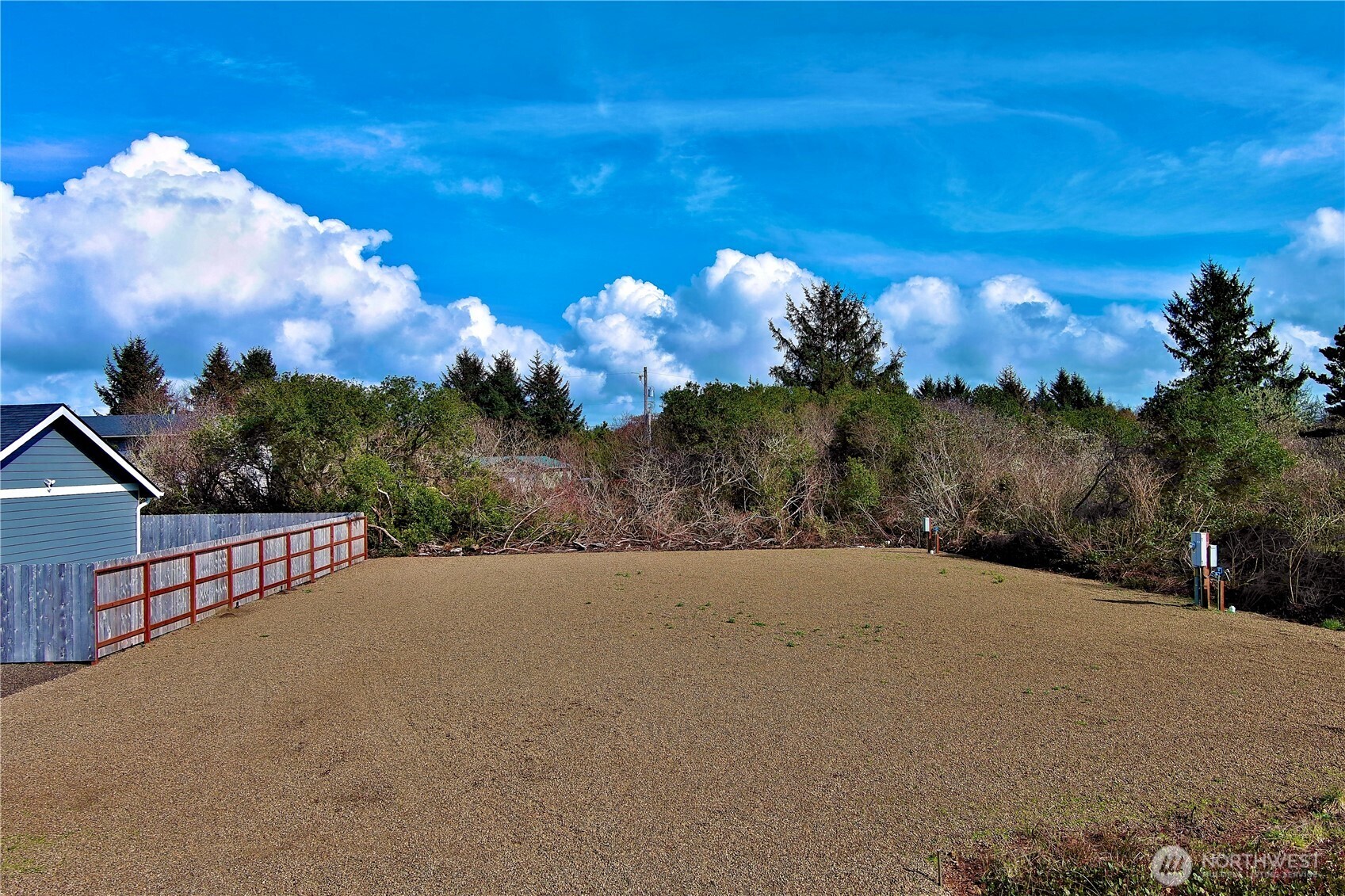 198 N Wynoochee Drive Property Photo 3