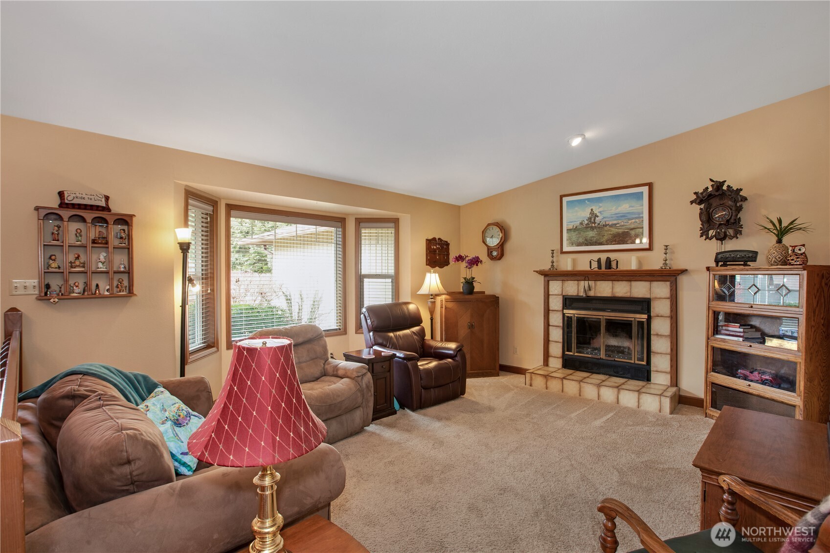 3932 Foxhall Drive Property Photo 4