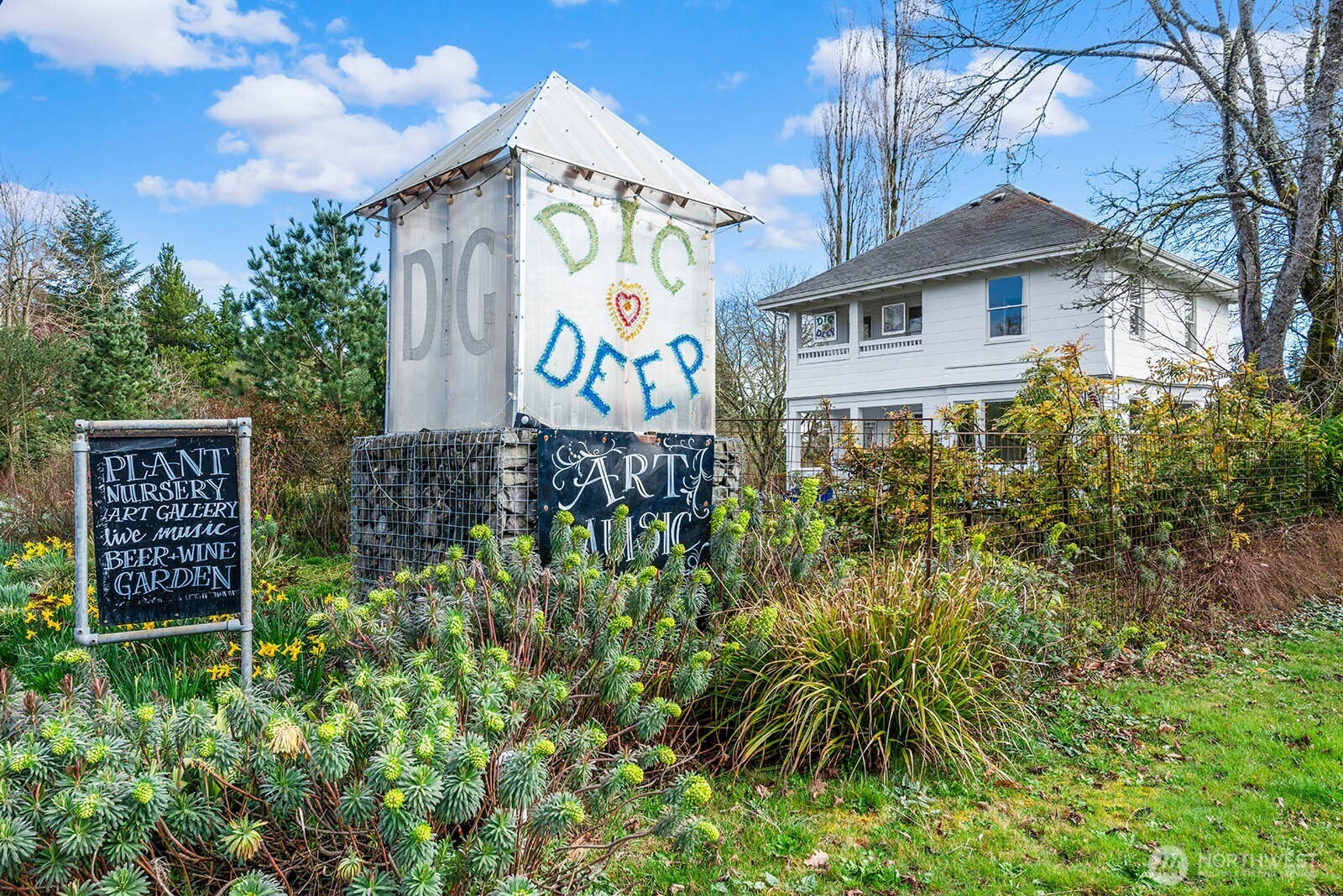 19028 Vashon Hwy Property Photo 3