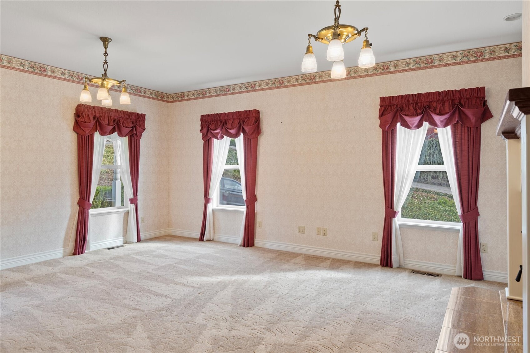 1045 Taylor Road Property Photo 10