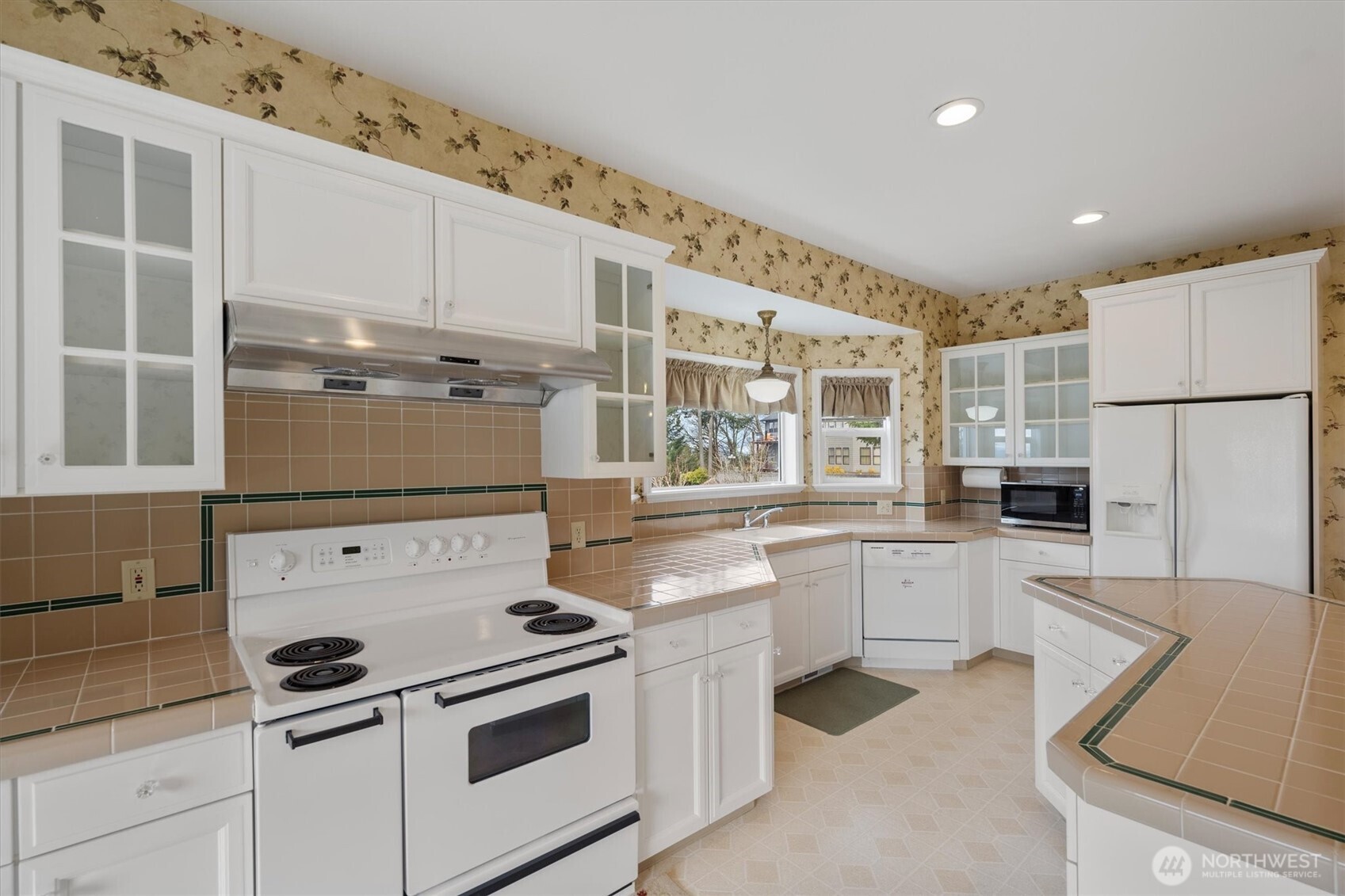 1045 Taylor Road Property Photo 14