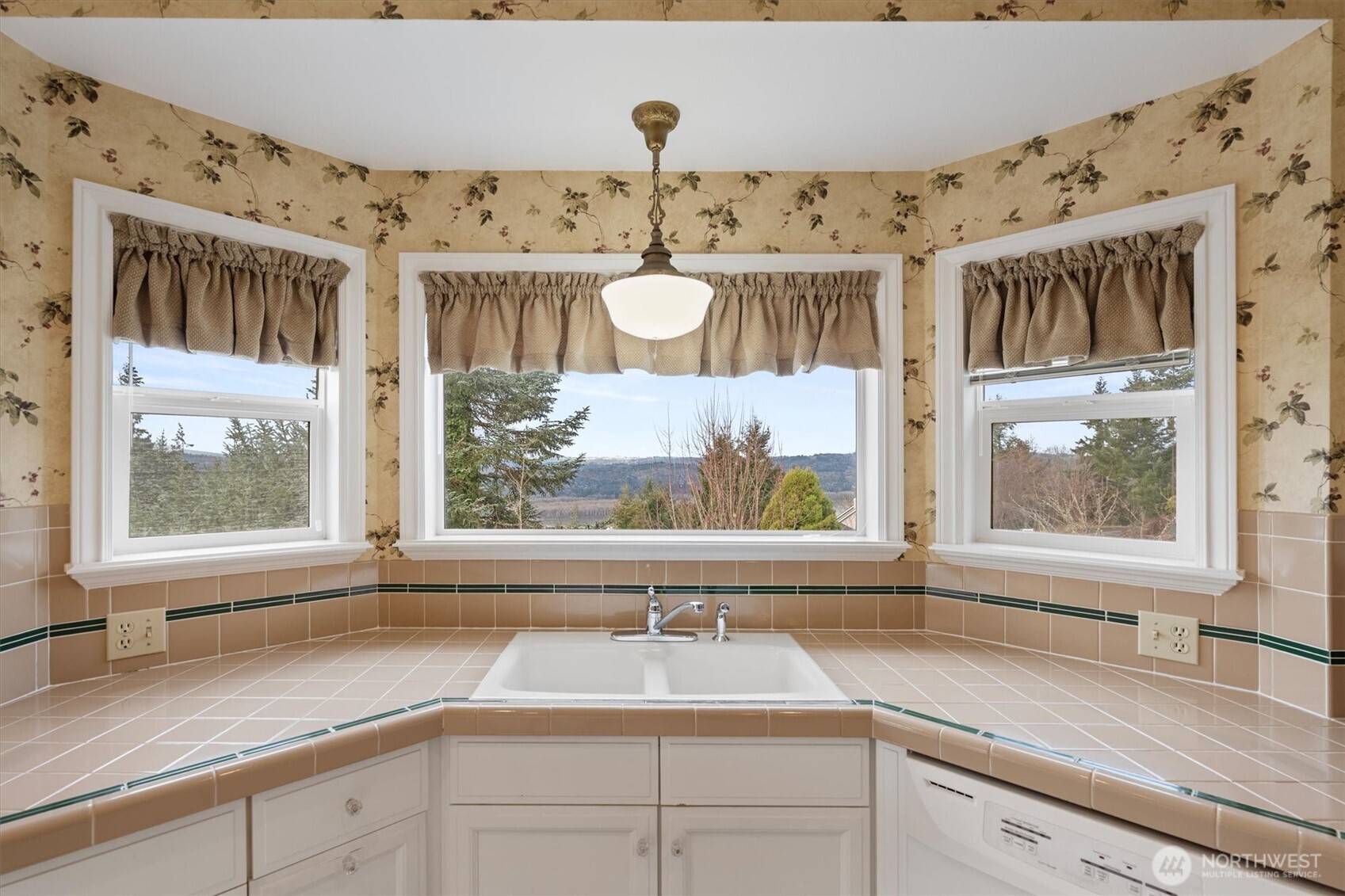 1045 Taylor Road Property Photo 17