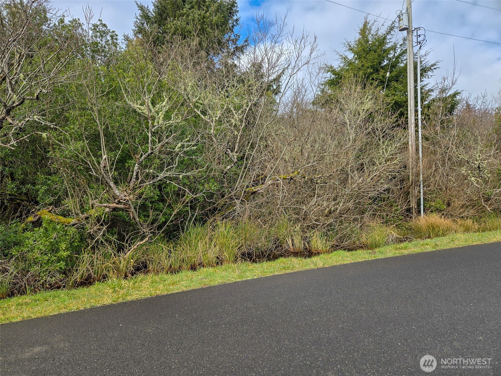 318 N Wynoochee Drive Property Photo 4