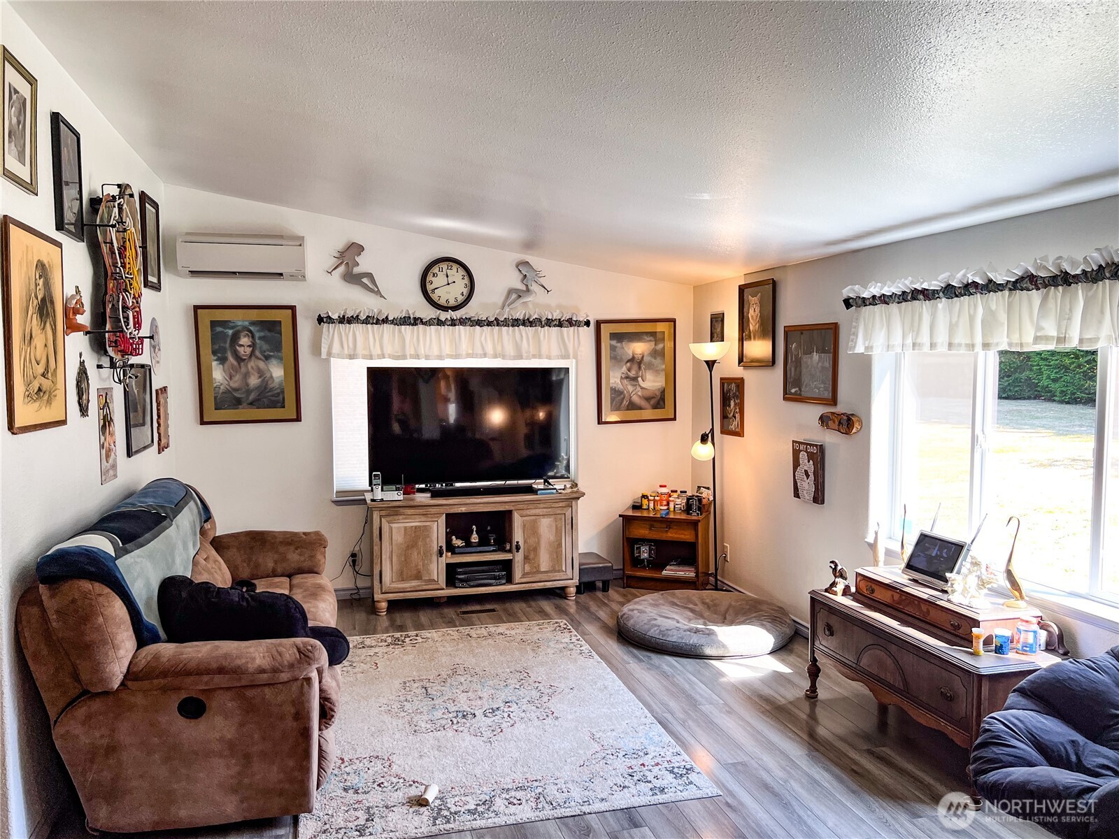 190 Hunt Road Property Photo 7