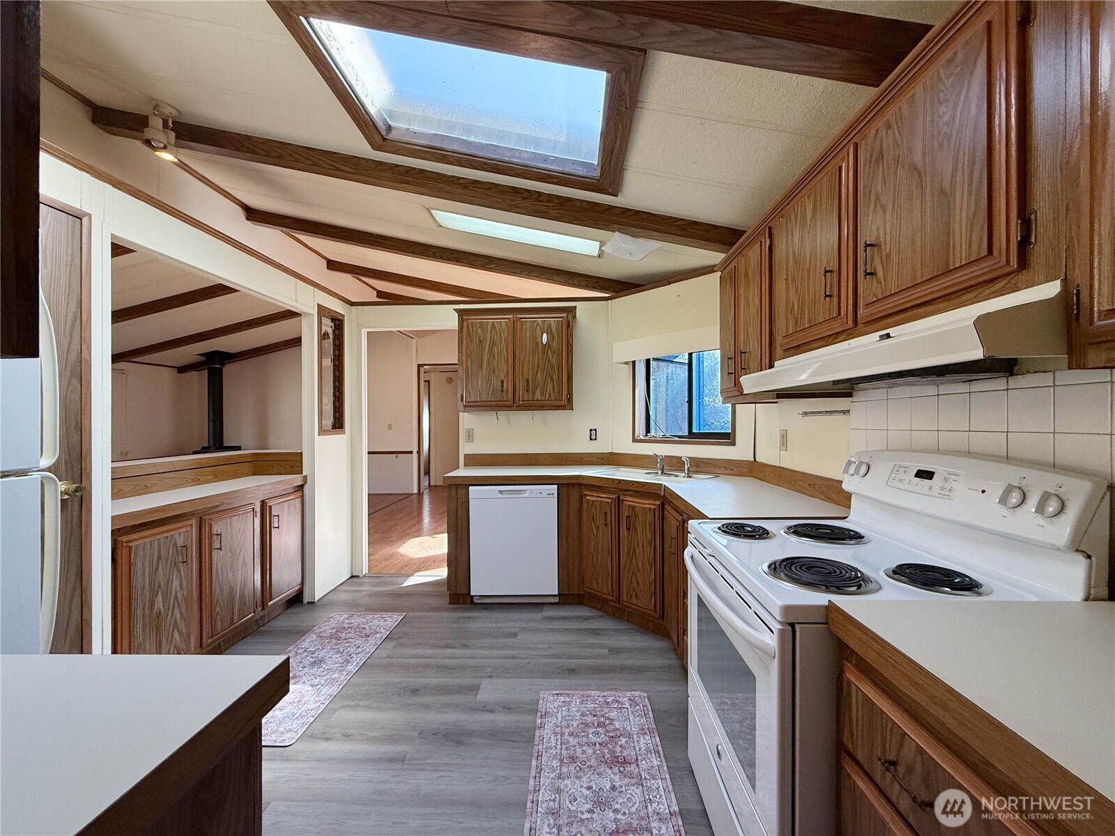 1645 Swordfern Lane Property Photo 8