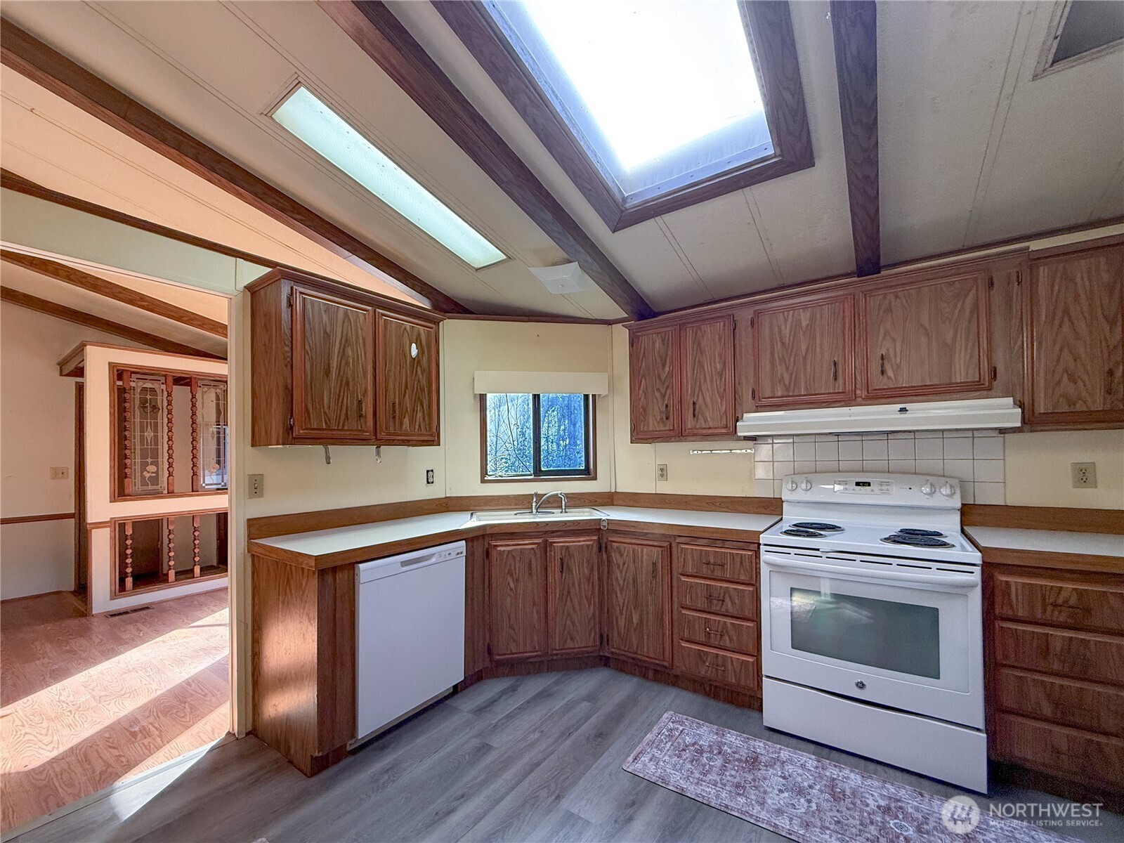 1645 Swordfern Lane Property Photo 9