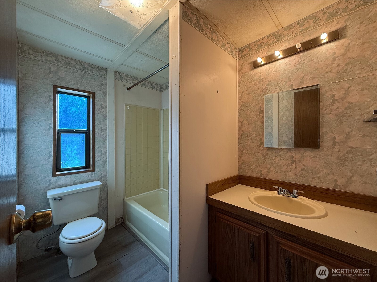 1645 Swordfern Lane Property Photo 16