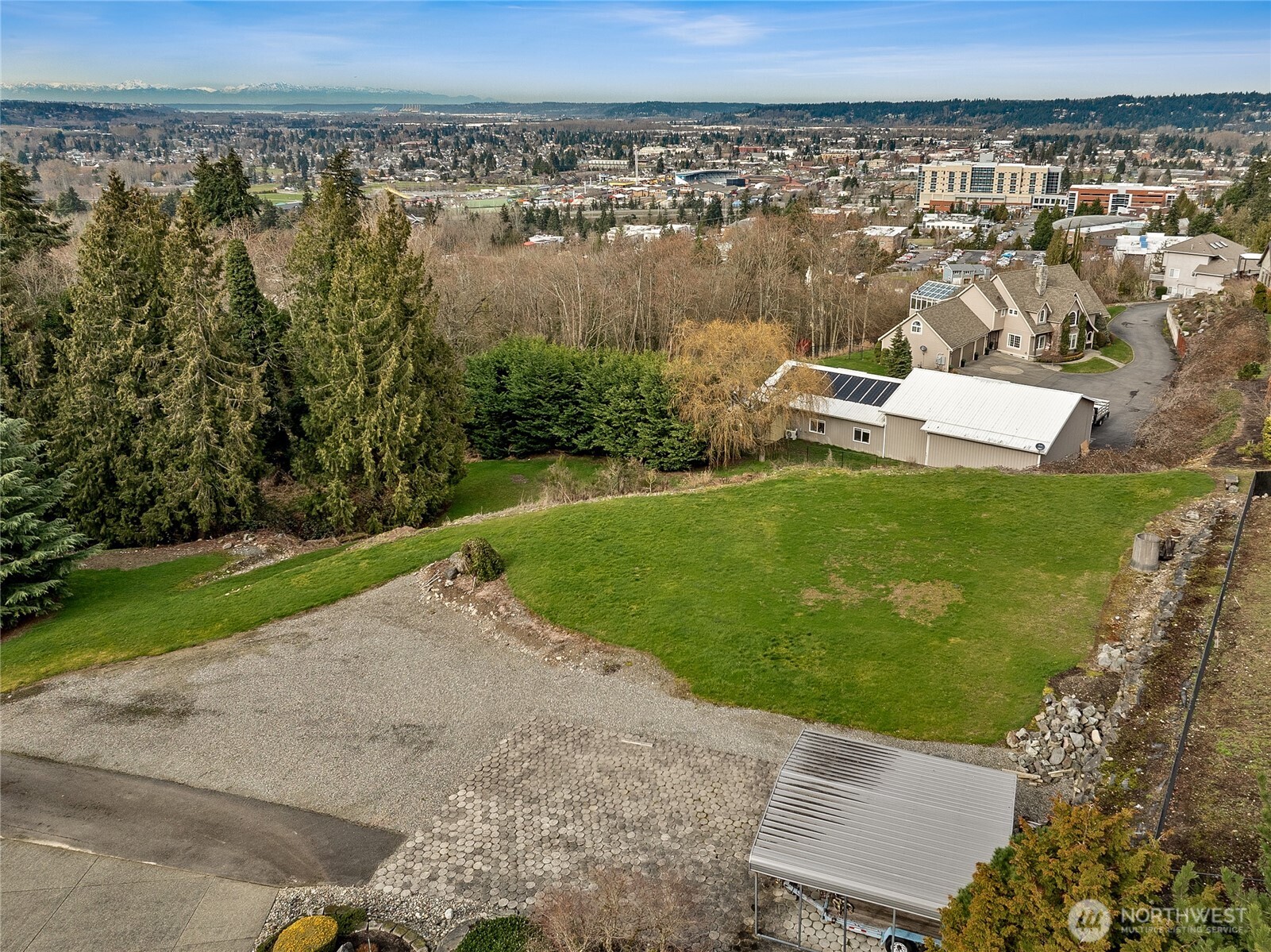 2137 3rd Street Property Photo 2