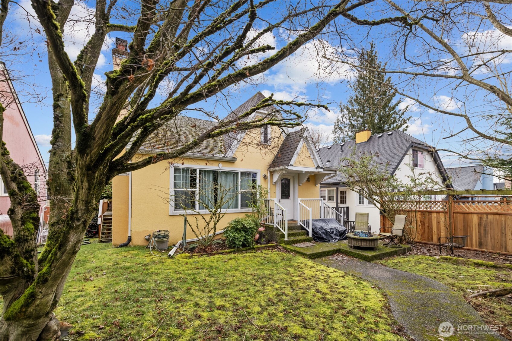 7842 Lake City Way Property Photo 8