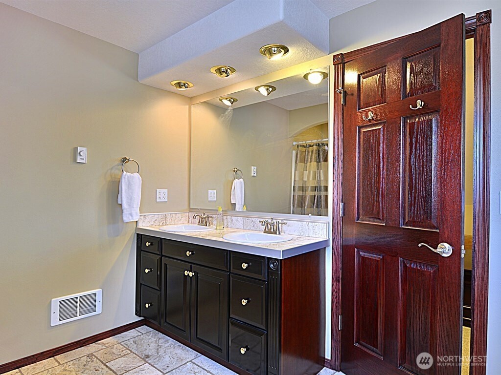 7842 Lake City Way Property Photo 18