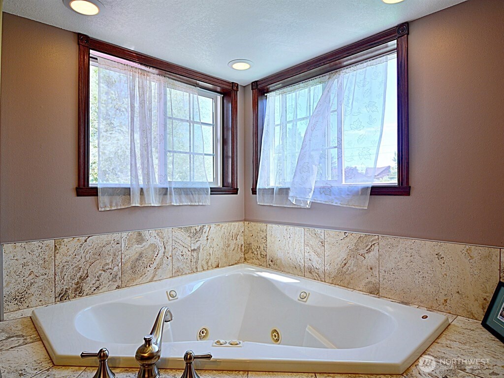 7842 Lake City Way Property Photo 19
