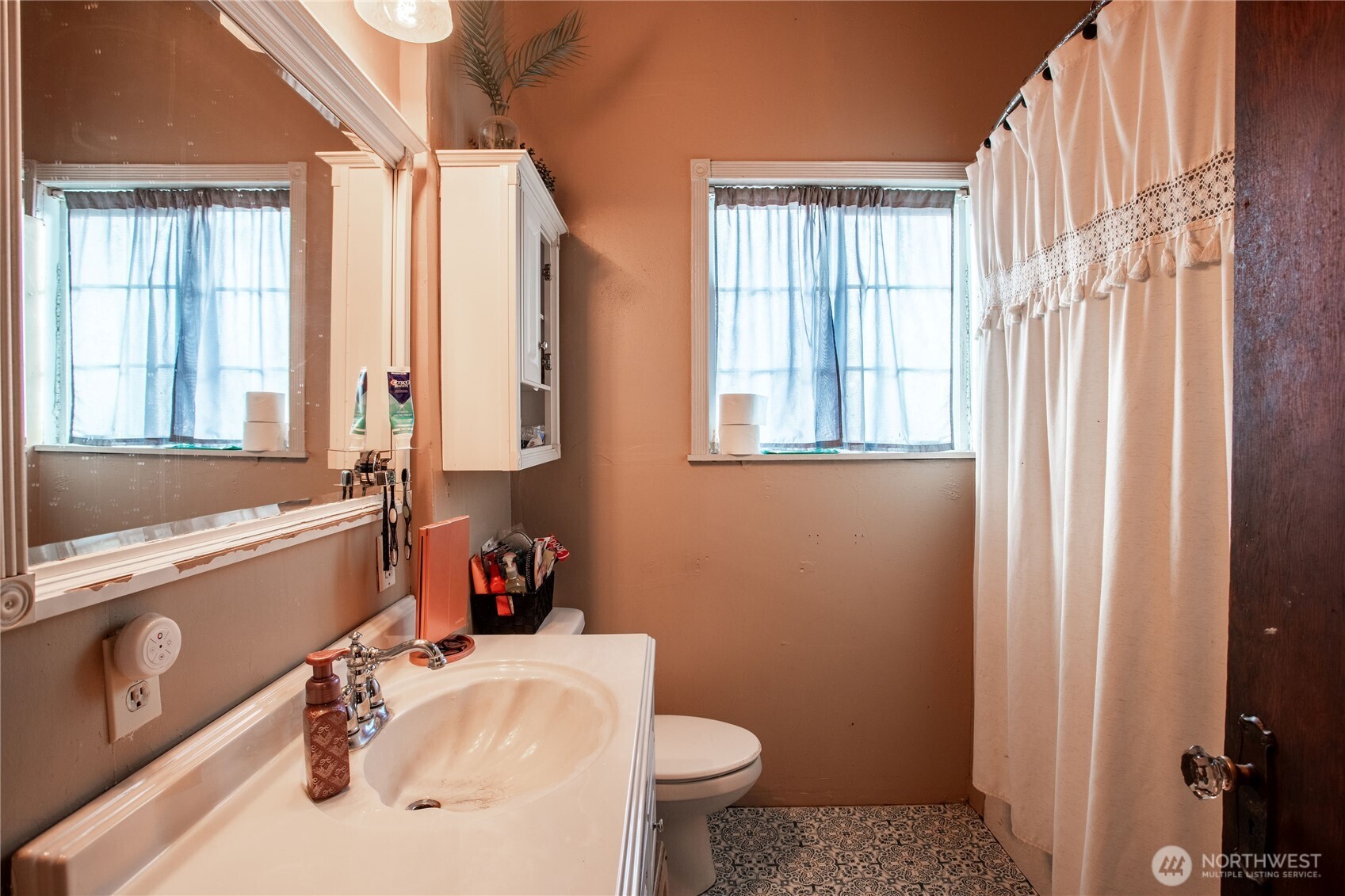 2910 Harrison Avenue Property Photo 18