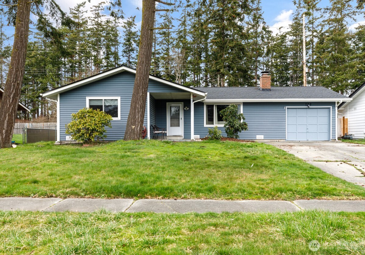 782 Nw Hyak Drive Property Photo 1
