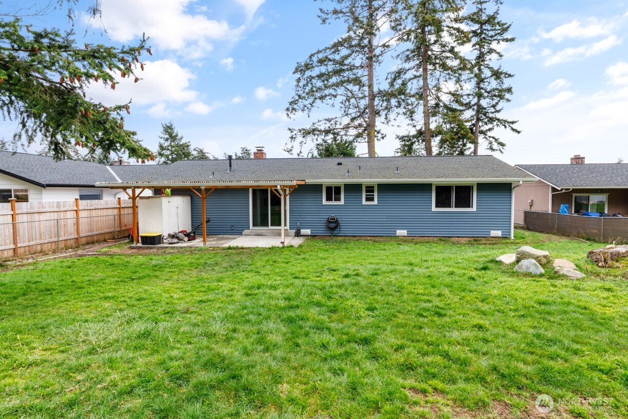 782 Nw Hyak Drive Property Photo 25