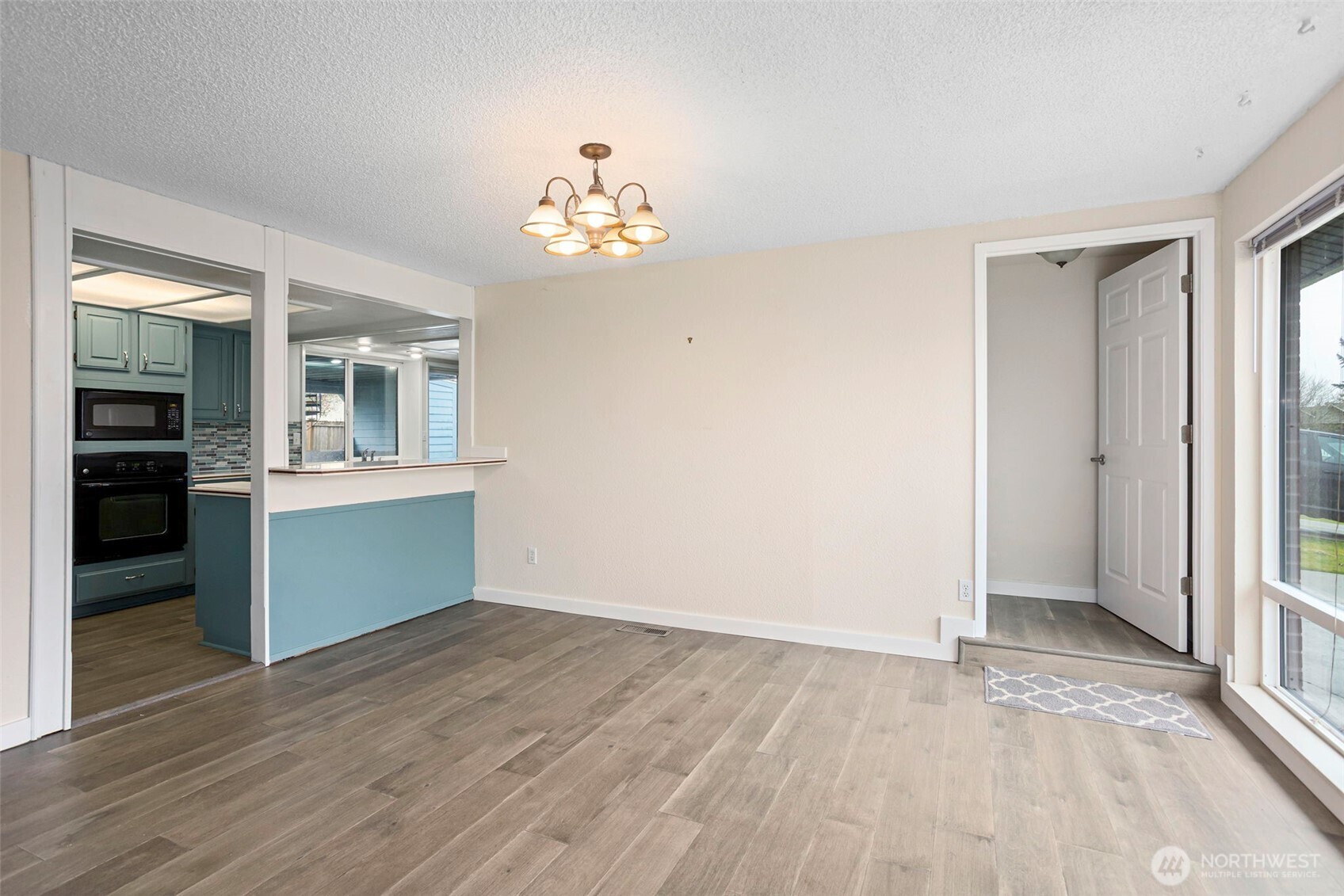 1706 19th Drive Property Photo 3