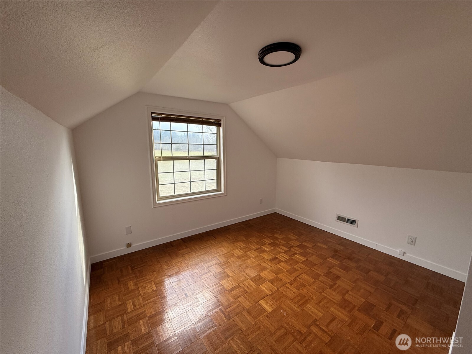 106 Alder Street Property Photo 23