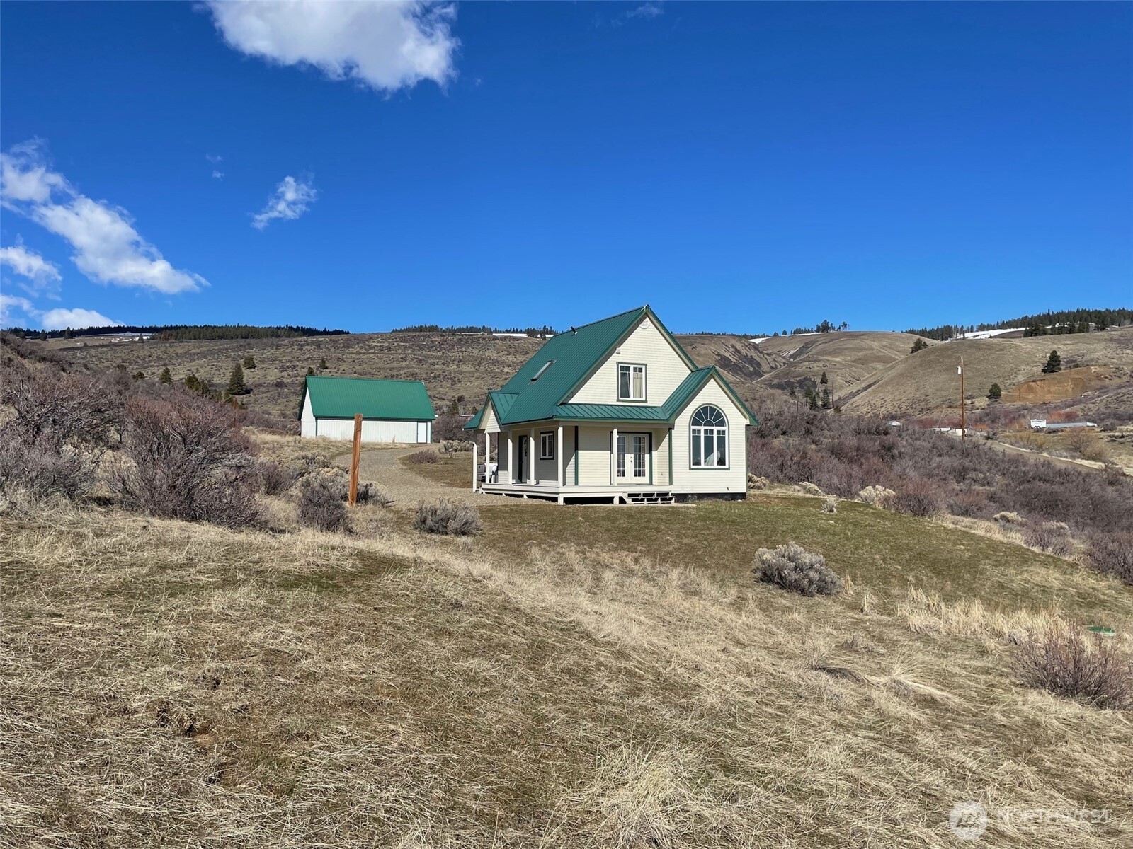 8721 Robbins Road Property Photo 1