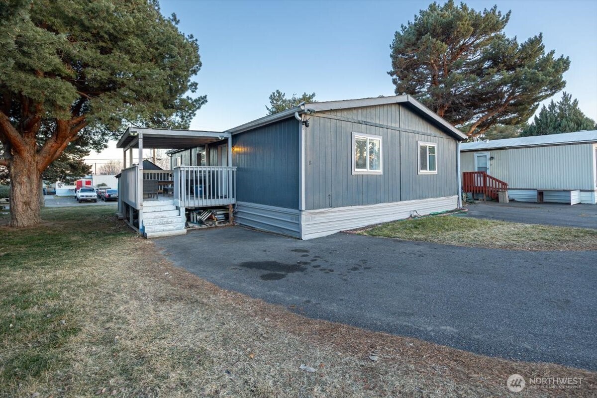 8 Royal Crest Loop Property Photo