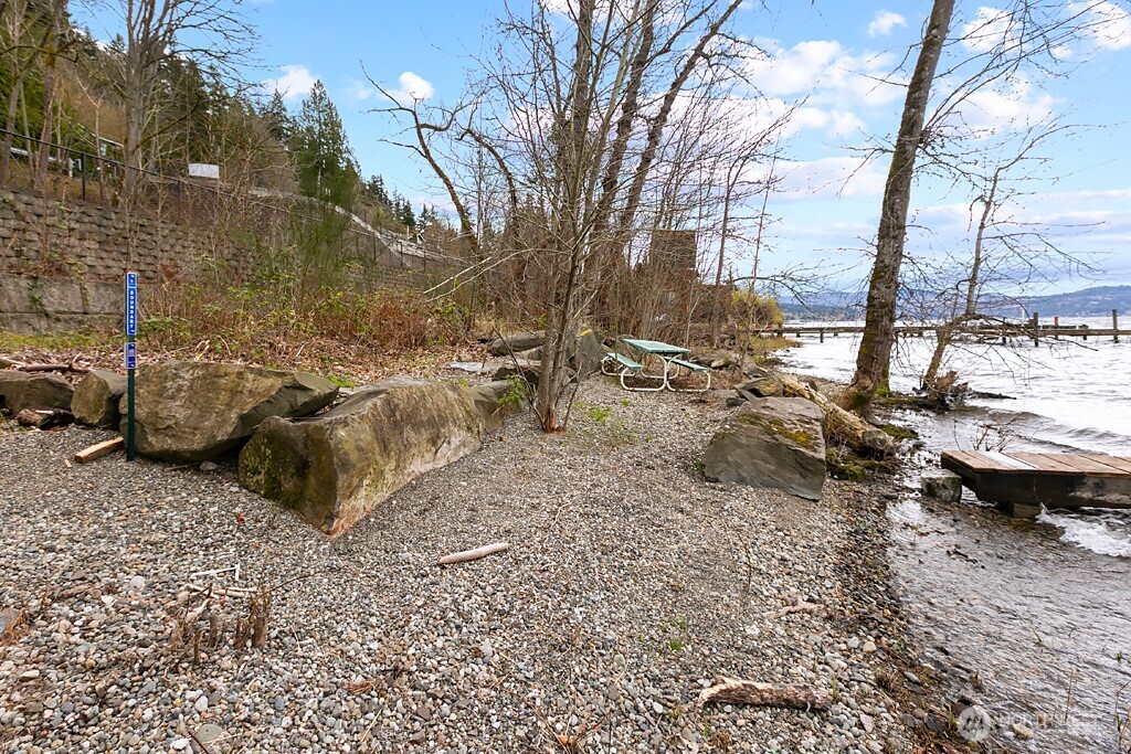 22 Xx E Lake Sammamish Parkway Property Photo 9