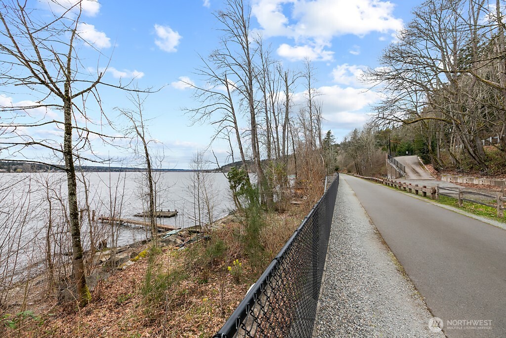 22 Xx E Lake Sammamish Parkway Property Photo 10