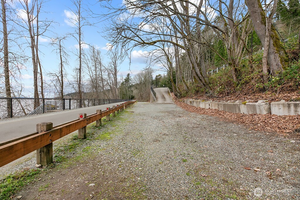 22 Xx E Lake Sammamish Parkway Property Photo 13