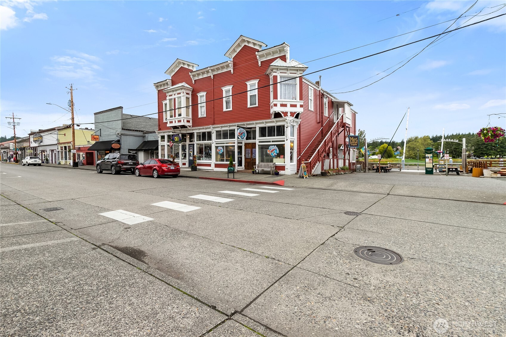 602 1st Street Property Photo 2