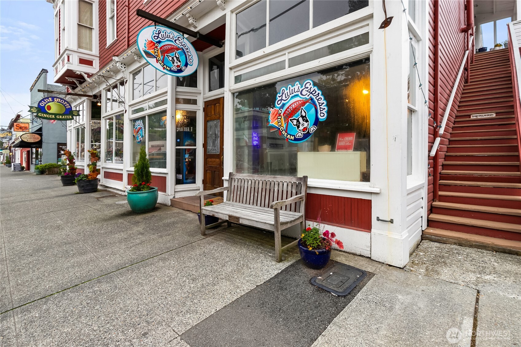 602 1st Street Property Photo 4