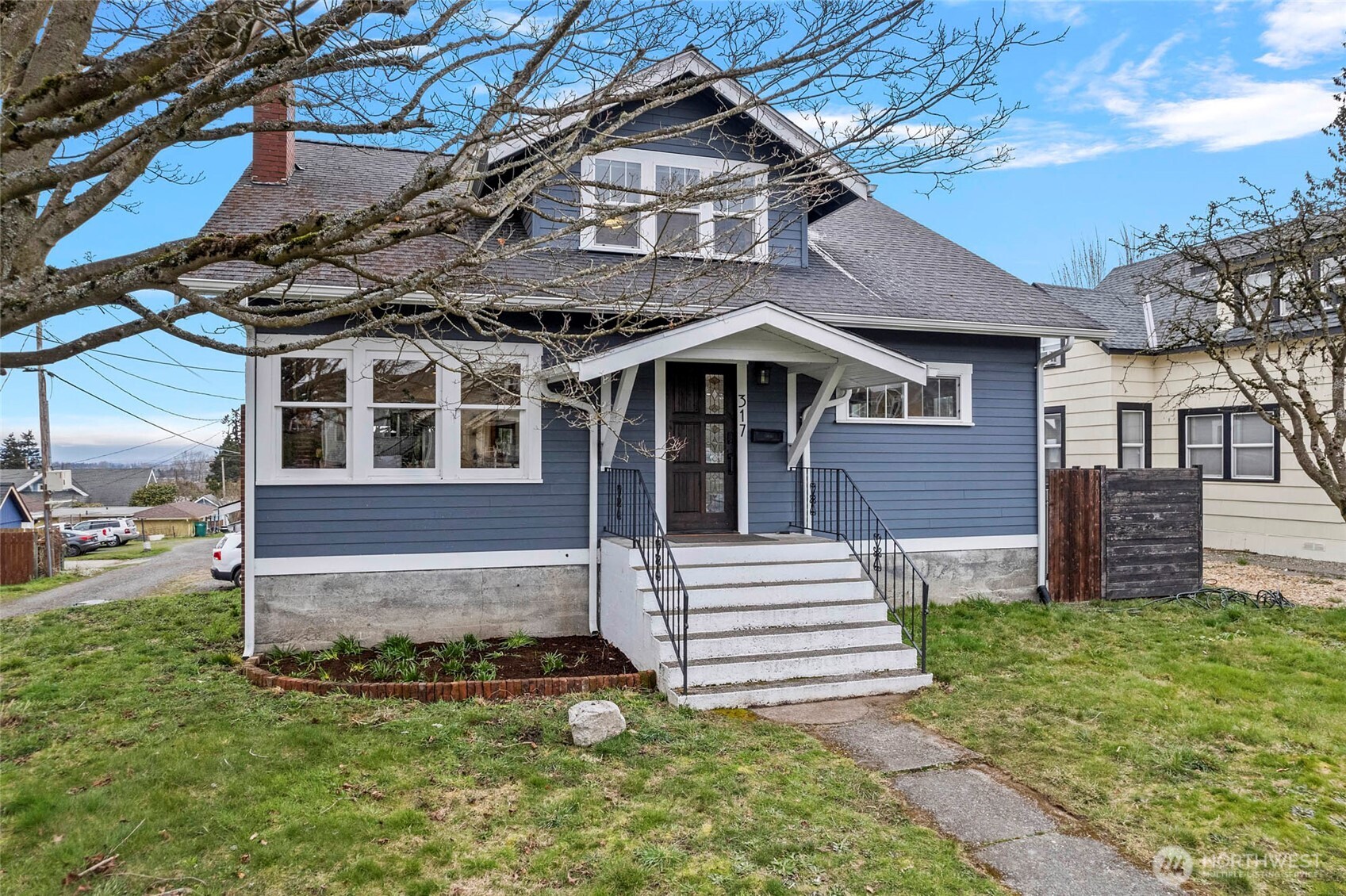 317 E Lawrence Street Property Photo